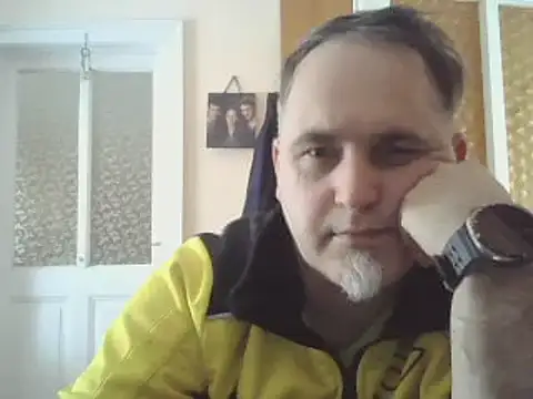 Snapshot of Szolga10 chatting on 02.25.25 Szolga10 online show from 02.25.25