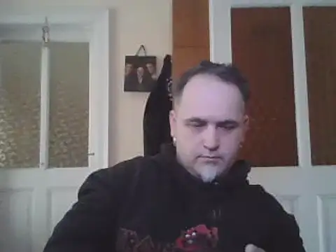 Snapshot of Szolga10 chatting on 02.26.25 Szolga10 online show from 02.26.25