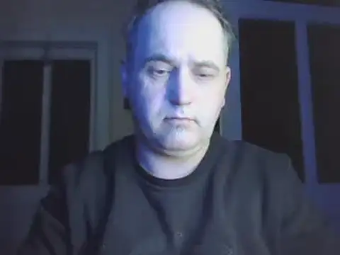 Snapshot of Szolga10 chatting on 03.10.25 Szolga10 online show from 03.10.25