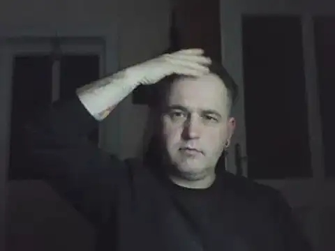 Snapshot of Szolga10 chatting on 03.11.25 Szolga10 online show from 03.11.25