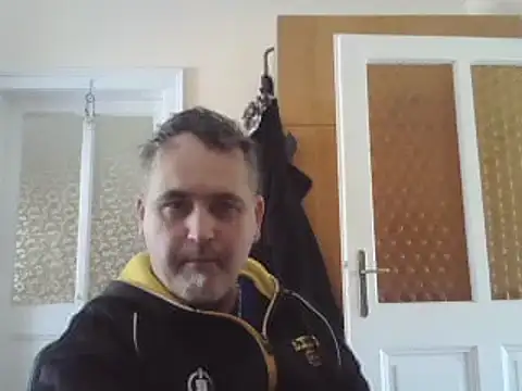 Snapshot of Szolga10 chatting on 03.18.25 Szolga10 online show from 03.18.25