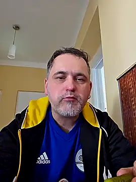 Snapshot of Szolga10 chatting on 03.20.25 Szolga10 online show from 03.20.25