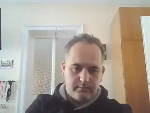 Snapshot of Szolga10 chatting on 10.25.25 Szolga10 online show from 10.25.25