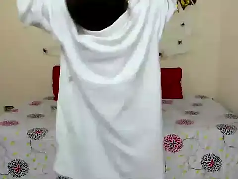 Snapshot of veronicamiller22 chatting on 10.07.25 veronicamiller22 online show from 10.07.25