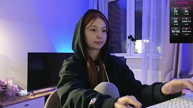 Snapshot of Sakura_Moore chatting on 10.04.25 Sakura Moore online show from 10.04.25