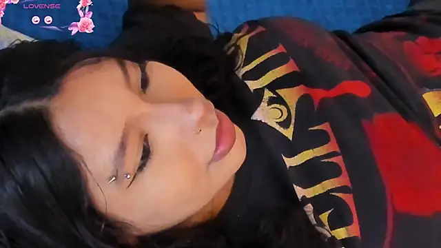 Snapshot of ParanoidTemptaion_ chatting on 10.03.25 ParanoidTemptaion online show from 10.03.25