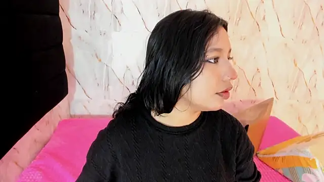 Snapshot of ParanoidTemptaion_ chatting on 11.08.25 ParanoidTemptaion online show from 11.08.25