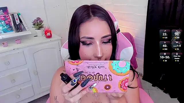 Snapshot of Nyx_Blackmoon chatting on 09.29.25 Nyx Blackmoon online show from 09.29.25