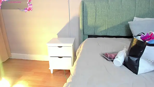 elizabeth 20 online show from 11.04.25