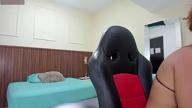 MELINAMARTINS online show from 10.04.25