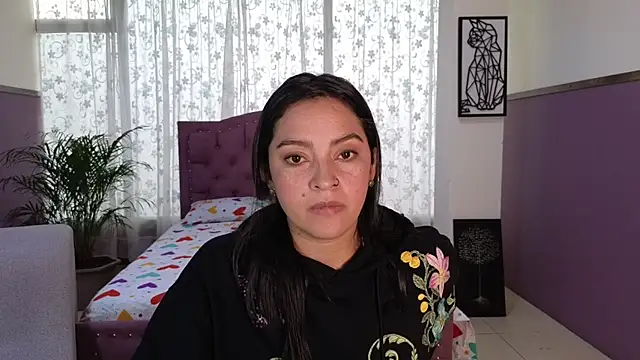 Snapshot of sweet_ahinara chatting on 10.08.25 sweet ahinara online show from 10.08.25