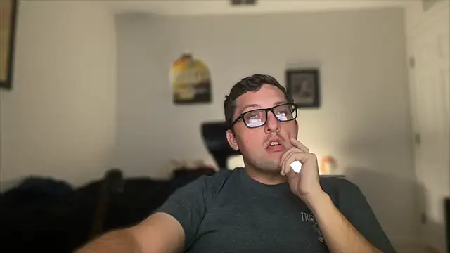 Snapshot of Milflover96 chatting on 10.08.25 Milflover96 online show from 10.08.25