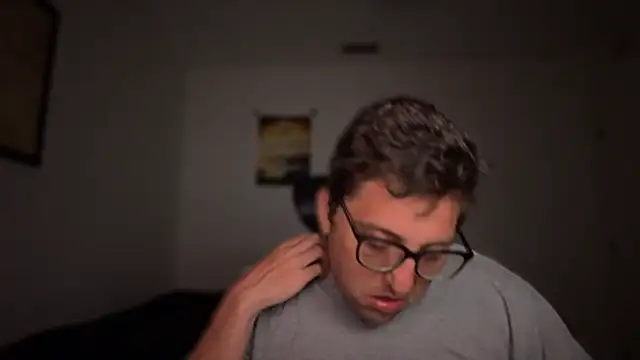 Snapshot of Milflover96 chatting on 10.26.25 Milflover96 online show from 10.26.25