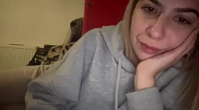 Snapshot of sarrah_rossy chatting on 02.11.25 sarrah rossy online show from 02.11.25