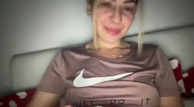 Snapshot of sarrah_rossy chatting on 02.16.25 sarrah rossy online show from 02.16.25