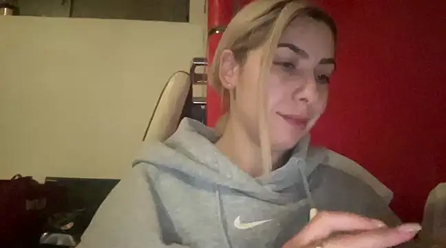Snapshot of sarrah_rossy chatting on 02.16.25 sarrah rossy online show from 02.16.25