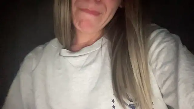 Snapshot of sarrah_rossy chatting on 09.16.25 sarrah rossy online show from 09.16.25