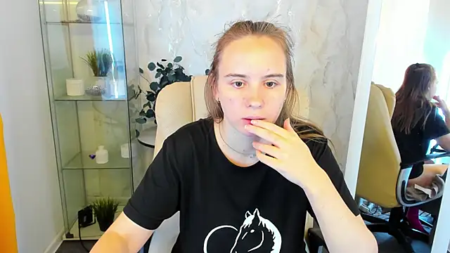 Lika 0ne online show from 10.11.25