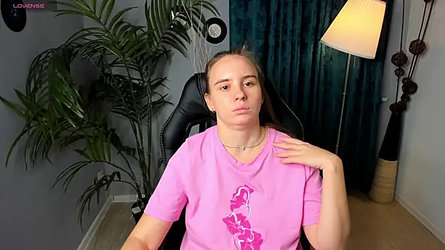 Lika 0ne online show from 10.13.25