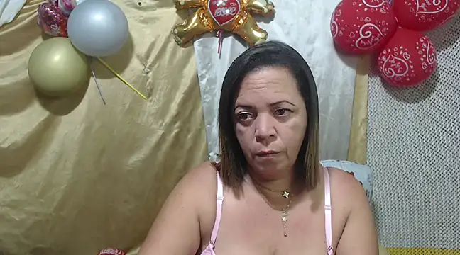 Snapshot of alina_maturehot chatting on 02.12.25 alina maturehot online show from 02.12.25