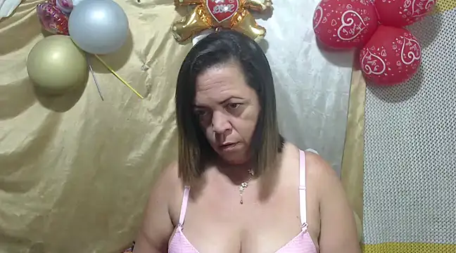 Snapshot of alina_maturehot chatting on 02.12.25 alina maturehot online show from 02.12.25