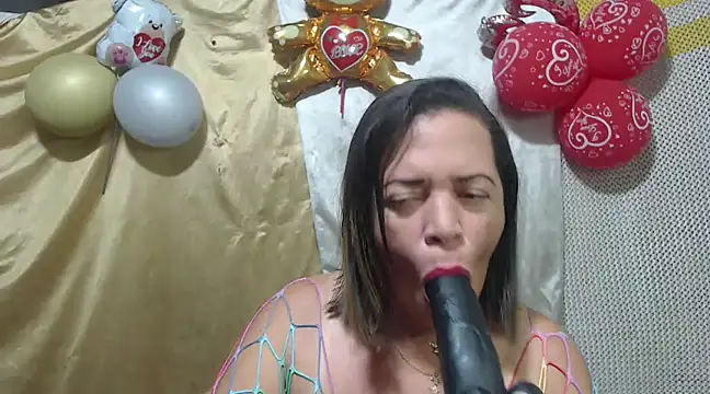 Snapshot of alina_maturehot chatting on 02.16.25 alina maturehot online show from 02.16.25