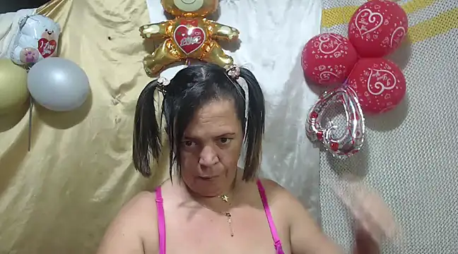 Snapshot of alina_maturehot chatting on 02.17.25 alina maturehot online show from 02.17.25