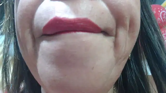 Snapshot of alina_maturehot chatting on 02.21.25 alina maturehot online show from 02.21.25