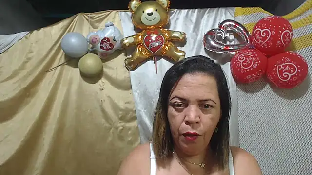Snapshot of alina_maturehot chatting on 02.23.25 alina maturehot online show from 02.23.25