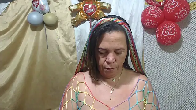 Snapshot of alina_maturehot chatting on 02.24.25 alina maturehot online show from 02.24.25