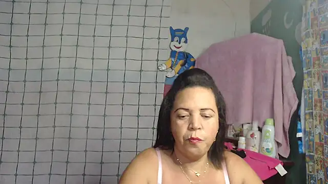 Snapshot of alina_maturehot chatting on 03.05.25 alina maturehot online show from 03.05.25
