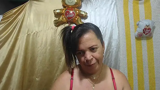 Snapshot of alina_maturehot chatting on 03.08.25 alina maturehot online show from 03.08.25