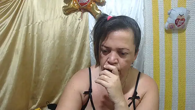 Snapshot of alina_maturehot chatting on 03.09.25 alina maturehot online show from 03.09.25