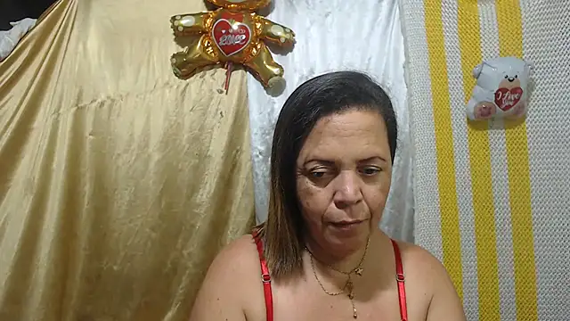 Snapshot of alina_maturehot chatting on 03.10.25 alina maturehot online show from 03.10.25