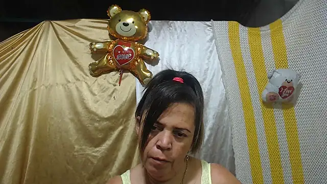 Snapshot of alina_maturehot chatting on 03.16.25 alina maturehot online show from 03.16.25