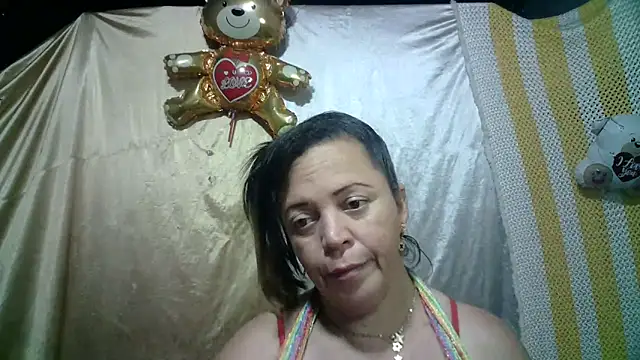 Snapshot of alina_maturehot chatting on 03.20.25 alina maturehot online show from 03.20.25