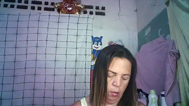 Snapshot of alina_maturehot chatting on 03.23.25 alina maturehot online show from 03.23.25