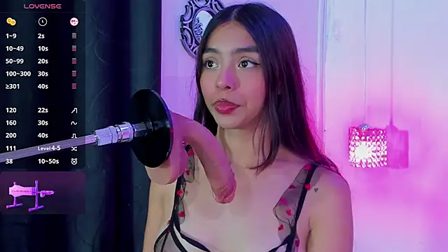 lanna brunette online show from 09.09.25