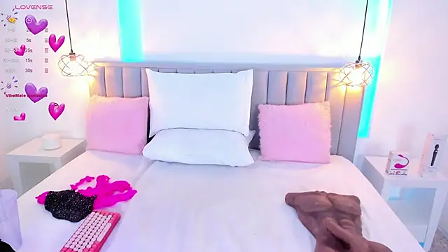 Snapshot of isolari_ chatting on 01.15.25 isolari online show from 01.15.25