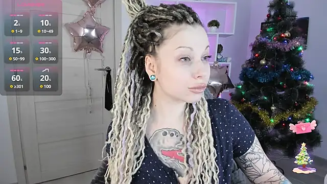 Snapshot of HoneySallyMoore chatting on 12.14.24 HoneySallyMoore online show from 12.14.24