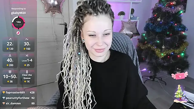 Snapshot of HoneySallyMoore chatting on 12.17.24 HoneySallyMoore online show from 12.17.24