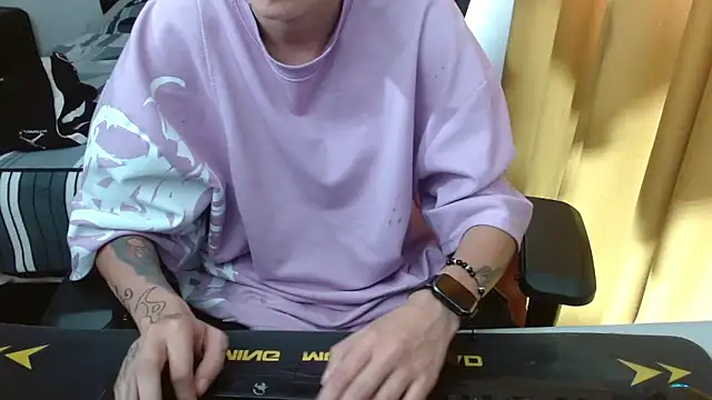 Snapshot of duo_peludoo chatting on 05.29.26 duo peludoo online show from 05.29.26
