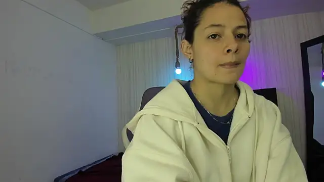 Snapshot of nicky_angel1 chatting on 05.21.26 nicky angel1 online show from 05.21.26