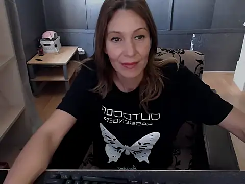 Snapshot of hannaha chatting on 05.29.26 hannaha online show from 05.29.26