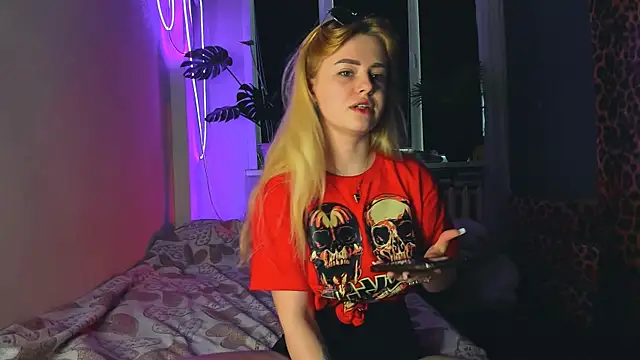 Alexa Pirs online show from 03.22.25