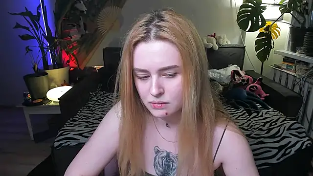 Alexa Pirs online show from 04.11.26