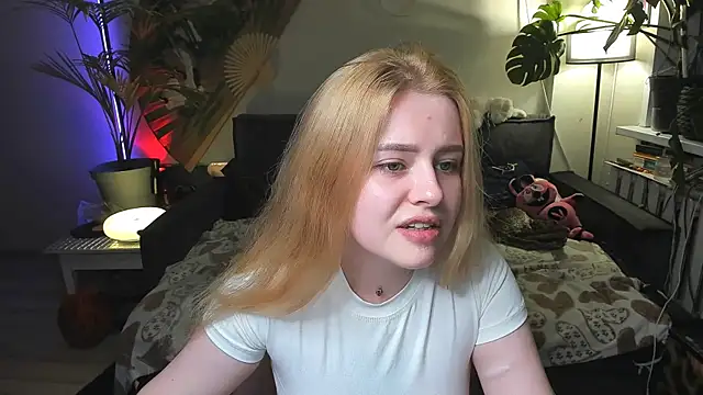 Snapshot of Alexa_Pirs chatting on 05.16.26 Alexa Pirs online show from 05.16.26
