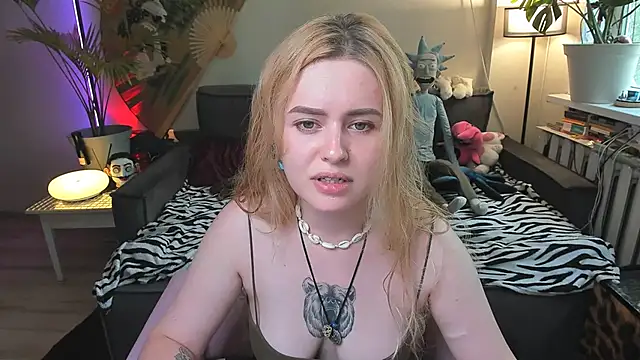 Alexa Pirs online show from 06.22.26