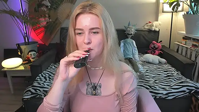 Alexa Pirs online show from 07.19.26