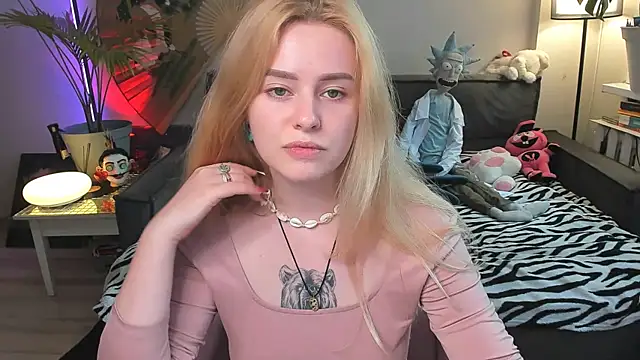 Alexa Pirs online show from 07.24.26